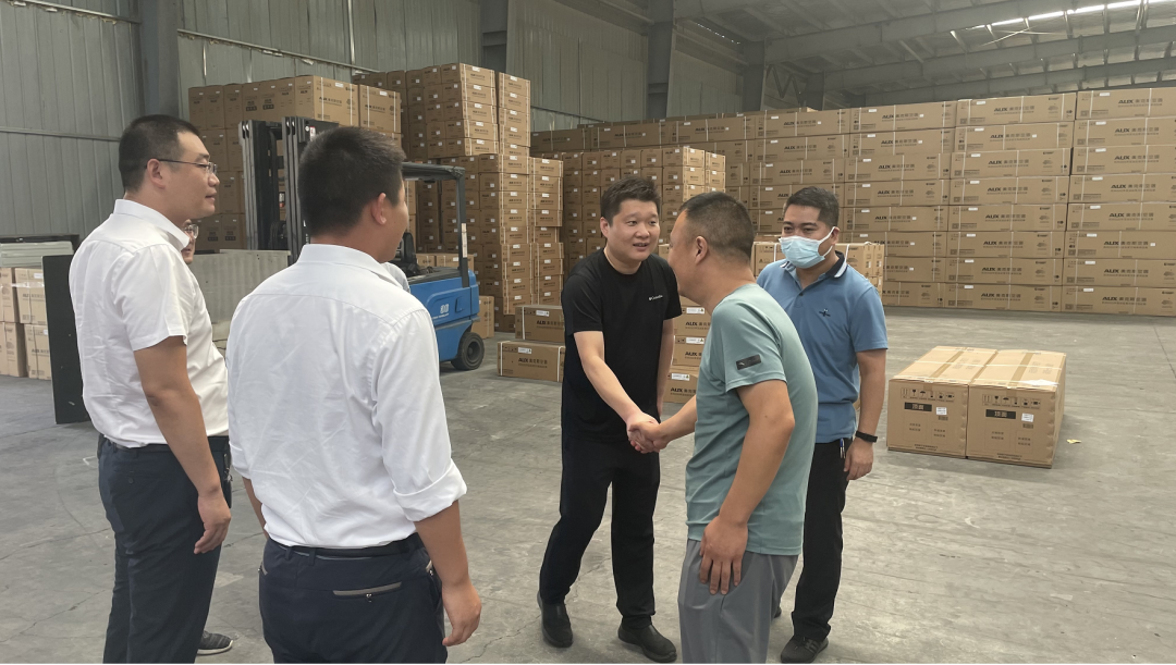 欢迎新郑市市委常委、副市长赵恒康一行莅临鹏翼建材市场视察